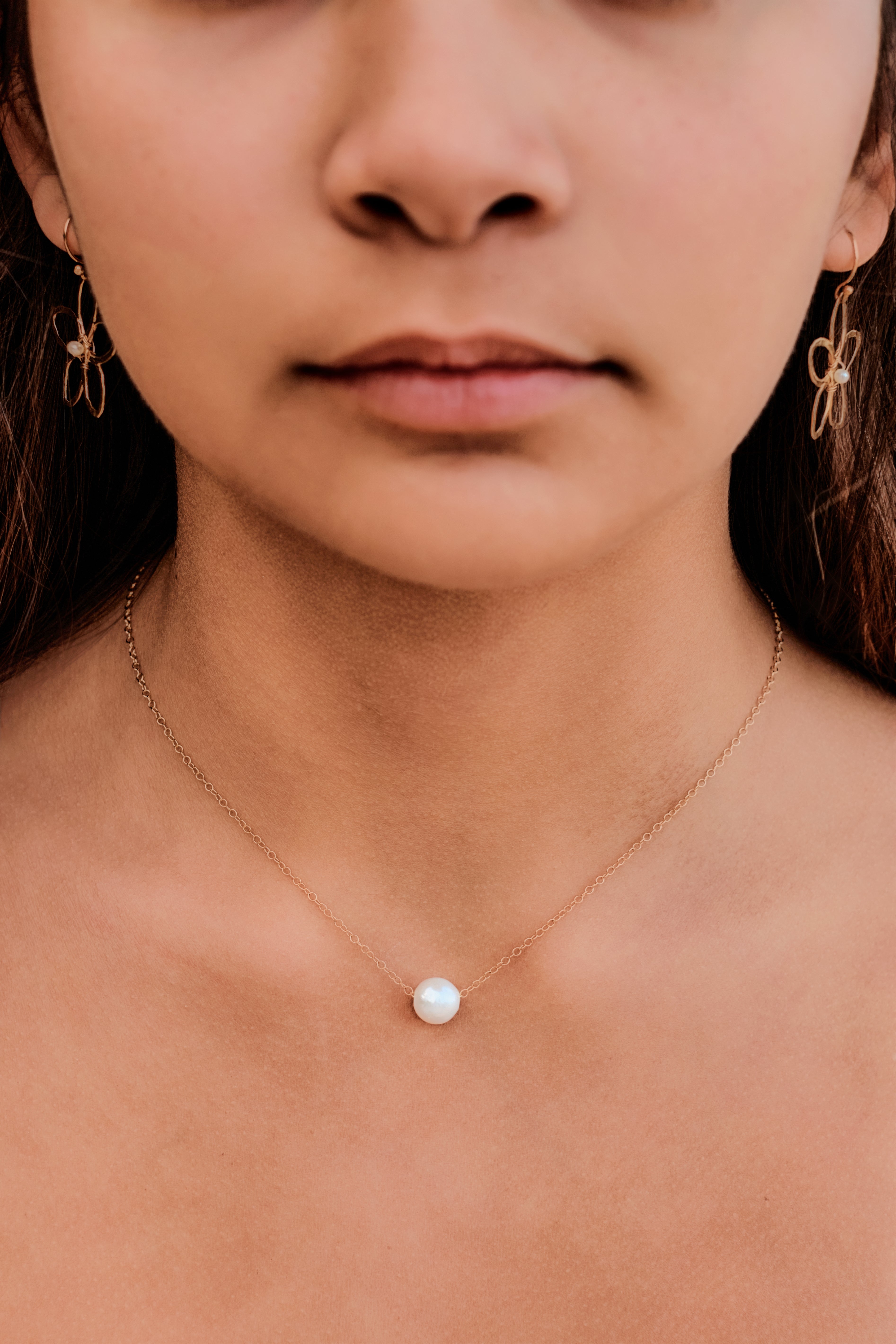 White 'Stick' Floating Pearl, Floating outlets White Pearl Necklace, Simple Pearl Necklace, Pearl on Cord, Very Simple Necklace